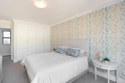 Sunset Spring Villa - image 22