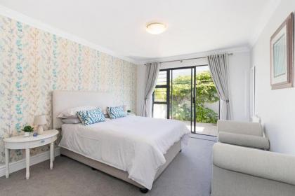 Sunset Spring Villa - image 23