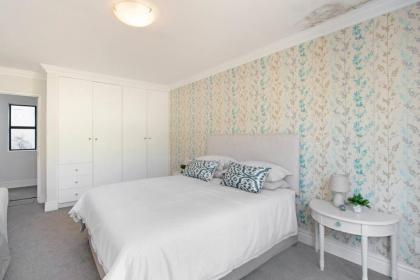 Sunset Spring Villa - image 24