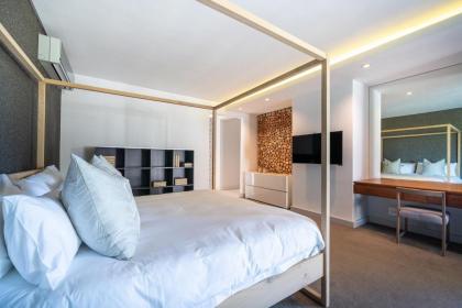 Amara Lincoln - 100m From Camps Bay Beach - image 25