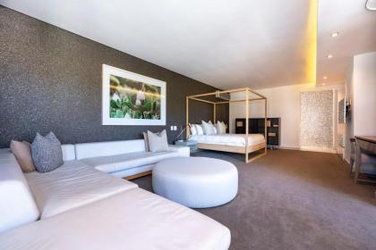 Amara Lincoln - 100m From Camps Bay Beach - image 26