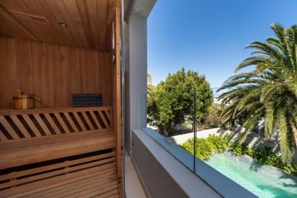 Amara Lincoln - 100m From Camps Bay Beach - image 30