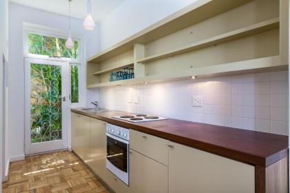 Picasso House - Family Home With Solar Power - image 25