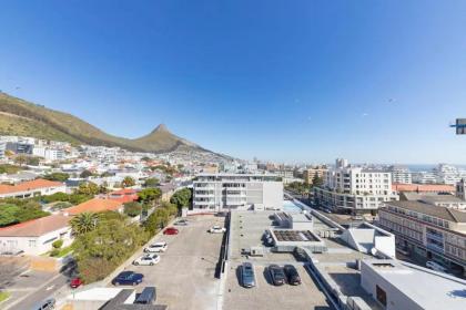 Chic & Sophisticated 1BD Apartment - Sea Point - image 21
