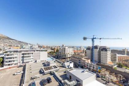 Chic & Sophisticated 1BD Apartment - Sea Point - image 22