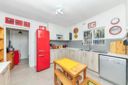 Modern and Stylish 2 BD House in Claremont - image 22
