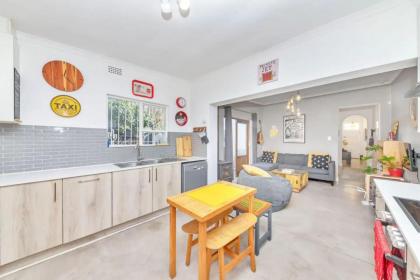 Modern and Stylish 2 BD House in Claremont - image 26