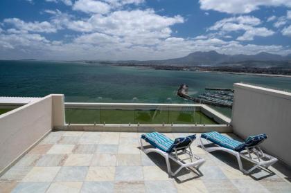 Bikini Views - image 20