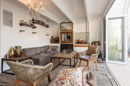 SALT Boutique Guesthouse by CURIOCITY - image 25