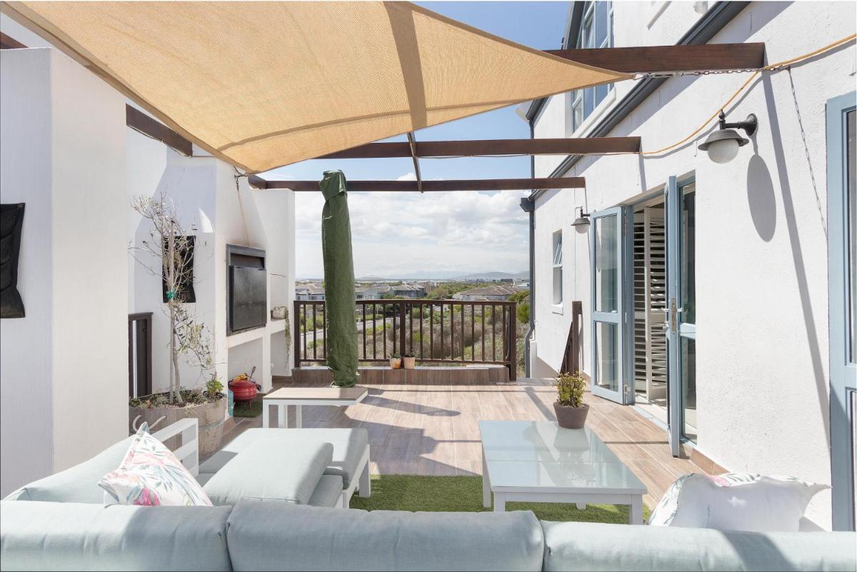 Big Bay Hilltop Villa - main image