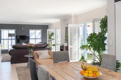 Big Bay Hilltop Villa - image 12