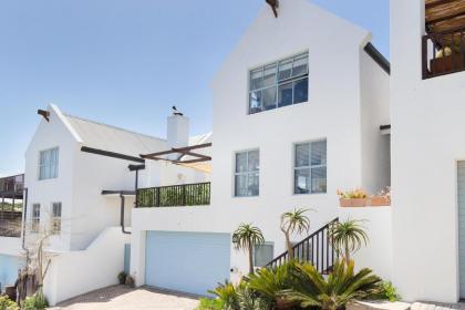 Big Bay Hilltop Villa - image 17