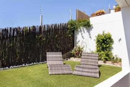 Big Bay Hilltop Villa - image 21