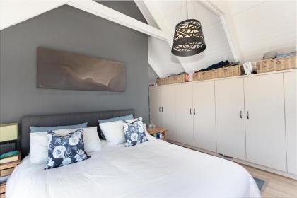 Big Bay Hilltop Villa - image 5