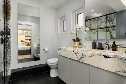 Church Square House 7 - image 2