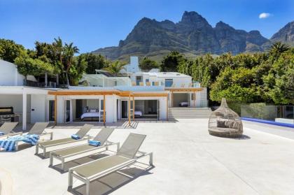 Two Views - Gorgeous 7 Bedroom Villa in Camps Bay - image 21
