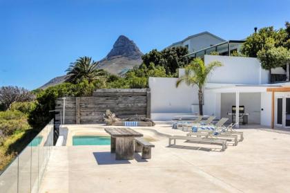 Two Views - Gorgeous 7 Bedroom Villa in Camps Bay - image 24