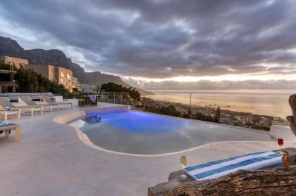 Two Views - Gorgeous 7 Bedroom Villa in Camps Bay - image 26