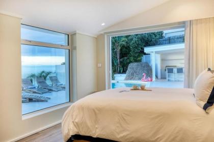 Two Views - Gorgeous 7 Bedroom Villa in Camps Bay - image 28