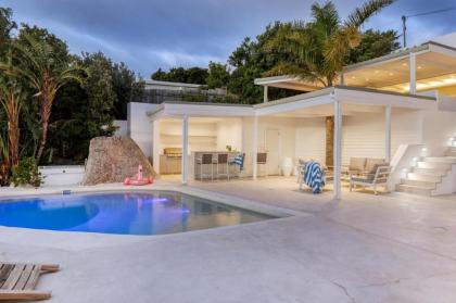 Two Views - Gorgeous 7 Bedroom Villa in Camps Bay - image 29