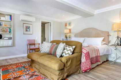 Solar Power French Country Cottage on Table Mountain - image 21