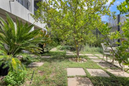 Solar Power French Country Cottage on Table Mountain - image 23