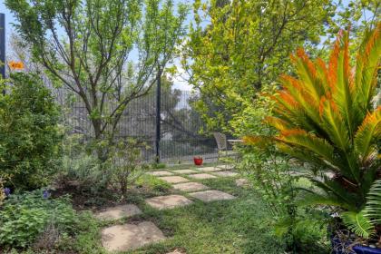 Solar Power French Country Cottage on Table Mountain - image 25