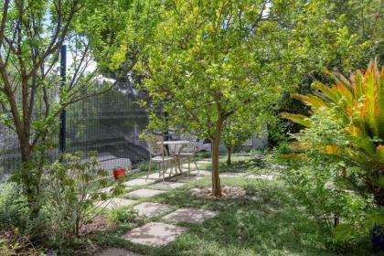 Solar Power French Country Cottage on Table Mountain - image 26