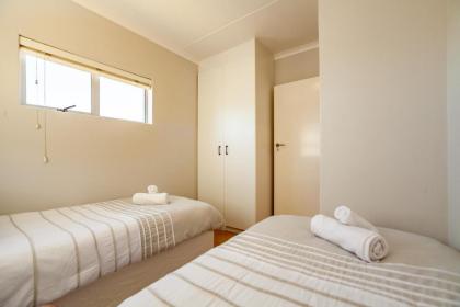 Beachfront Modern Property - image 25
