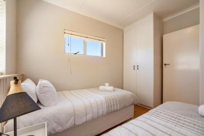 Beachfront Modern Property - image 29