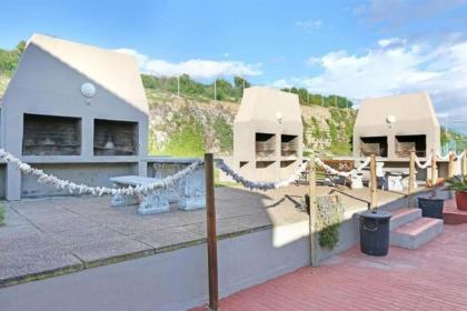 Beachfront Modern Property - image 8