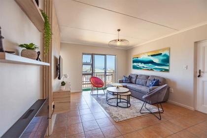 Beachfront Modern Property - image 9