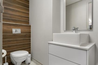 Penthouse Living in Sea Point l Ocean Views - image 23