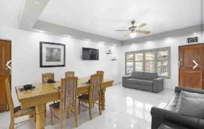 Beautiful Beachfront apartment - image 15