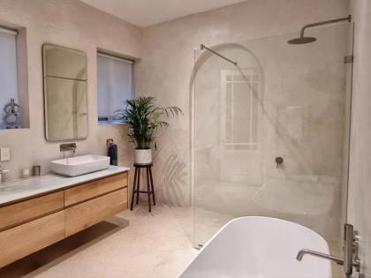The Dragon Tree Guesthouse - image 29