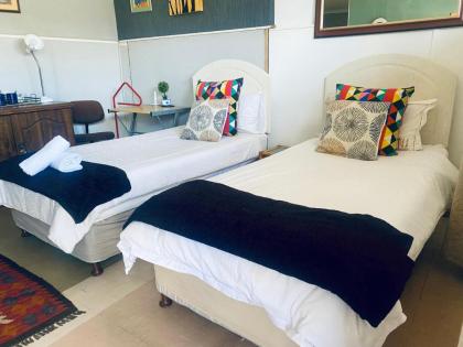 Suzies Huis Restaurant Bed and Breakfast - image 23