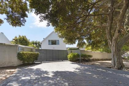 Constantia Manor - image 24