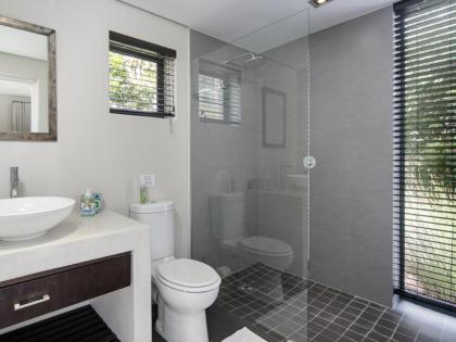 Shearwater Beach House - image 23