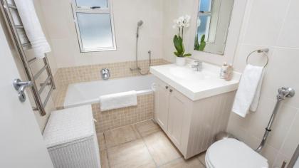 The Victoria Apartment - image 10