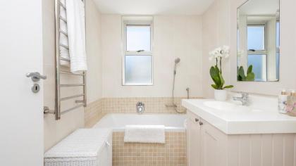 The Victoria Apartment - image 22