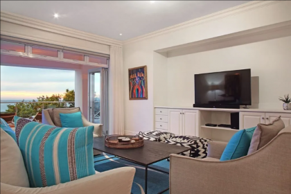 The Upper House A Stylish Villa in Upper Camps Bay - image 28