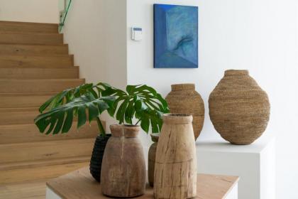 138 Kloof Road - stunning modern villa located in Bantry Bay - image 30