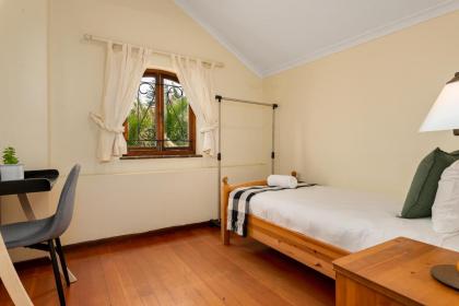 Seaside Family Haven - Stunning Table Mountain View - image 22