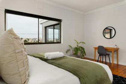 Seaside Family Haven - Stunning Table Mountain View - image 24