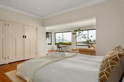 Seaside Family Haven - Stunning Table Mountain View - image 30