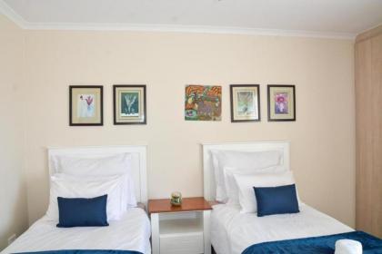 Immaculate 4 Bed House in Cape Town - image 26