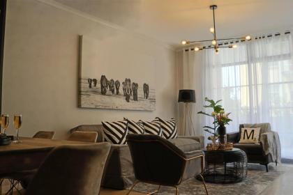 Melrose Apartment - image 21