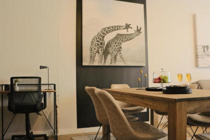 Melrose Apartment - image 22