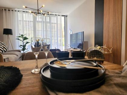 Melrose Apartment - image 29