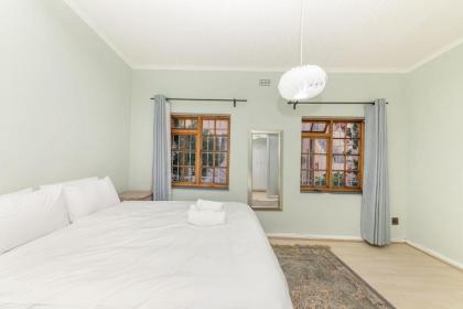 Beachside 2BD Home in the heart of Sea Point! - image 23